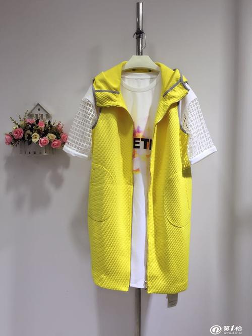 香港藝素國(guó)際品牌女裝折扣工廠大貨批發(fā)長(zhǎng)期穩(wěn)定免費(fèi)加盟純跑量