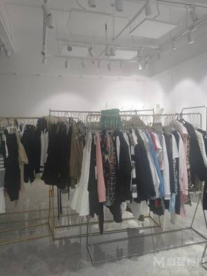 本公司在廣州萬佳服裝批發(fā)市場(chǎng)和廣州十三行新中_模特約拍動(dòng)態(tài)